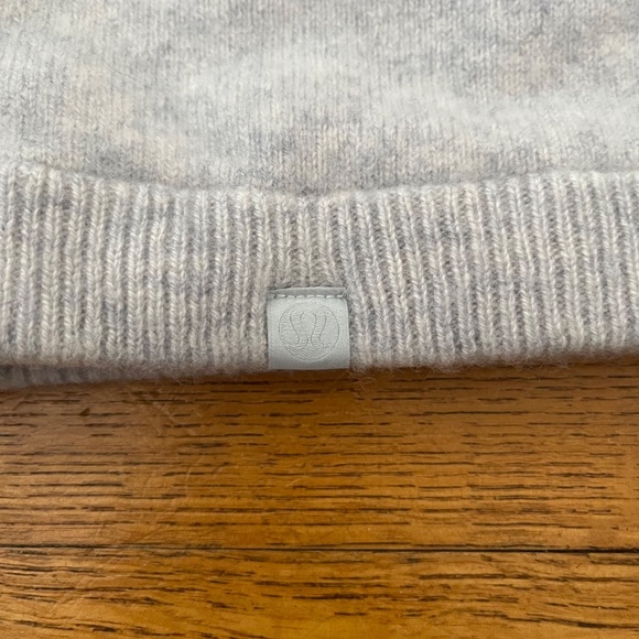 Lululemon Venture Cashmere Crewneck Sweater Grey Men's S - Picture 7 of 9